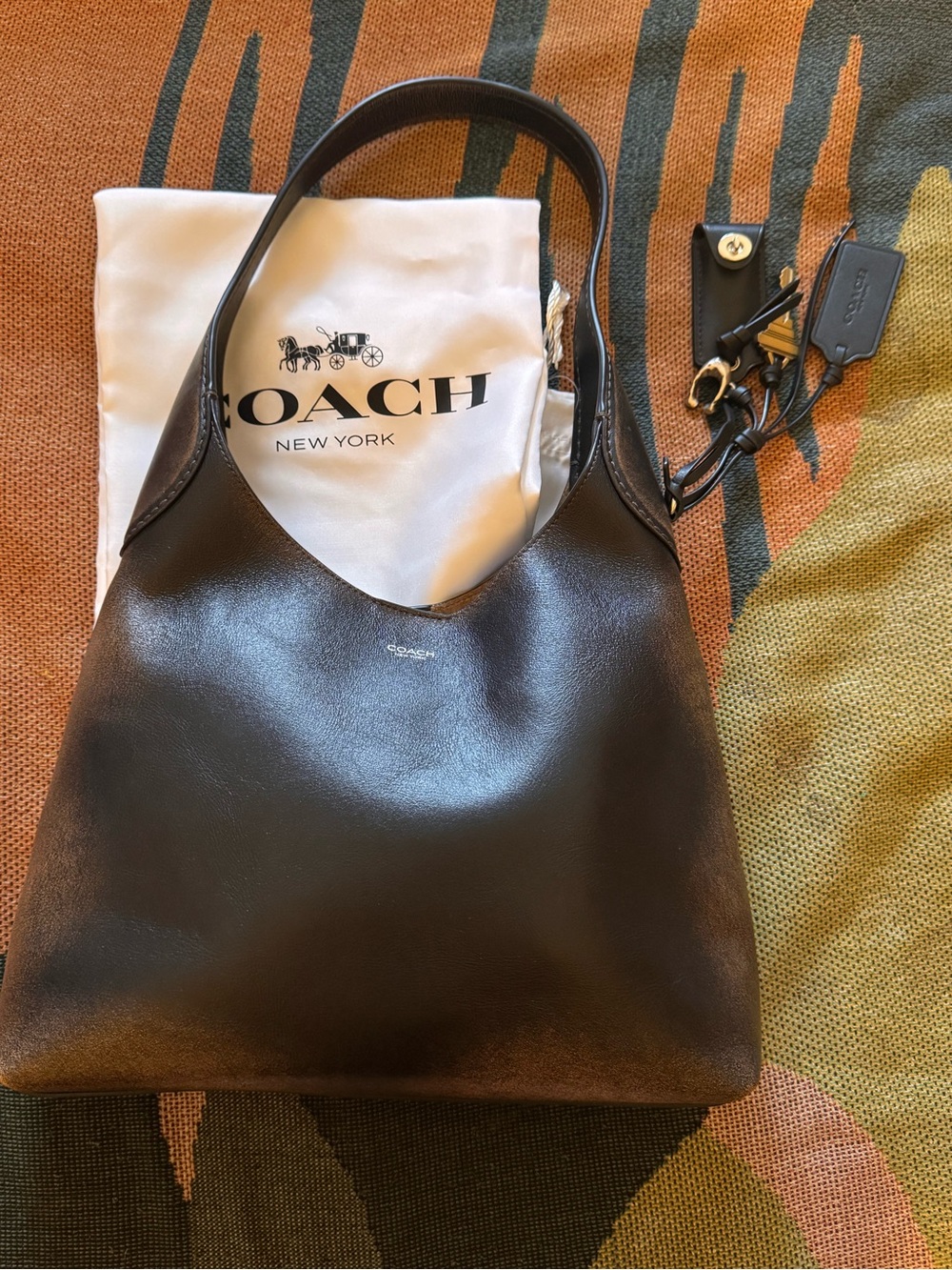 🖤Coach Brooklyn 28 in Loved Leather || NOW DISCONTINUED!🖤 - Picture 4 of 15